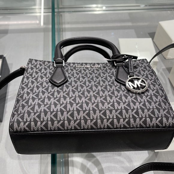 MICHAEL KORS
Sheila Small Faux Saffiano Leather Satchel
Black/Silver  
NWT - Picture 11 of 16